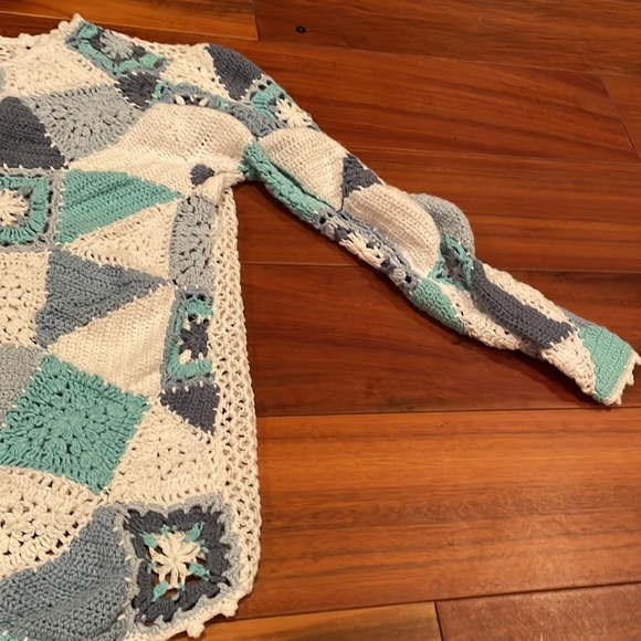 VINTAGE BEA CLASSICS CROCHETED SWEATER - Picture 4 of 9